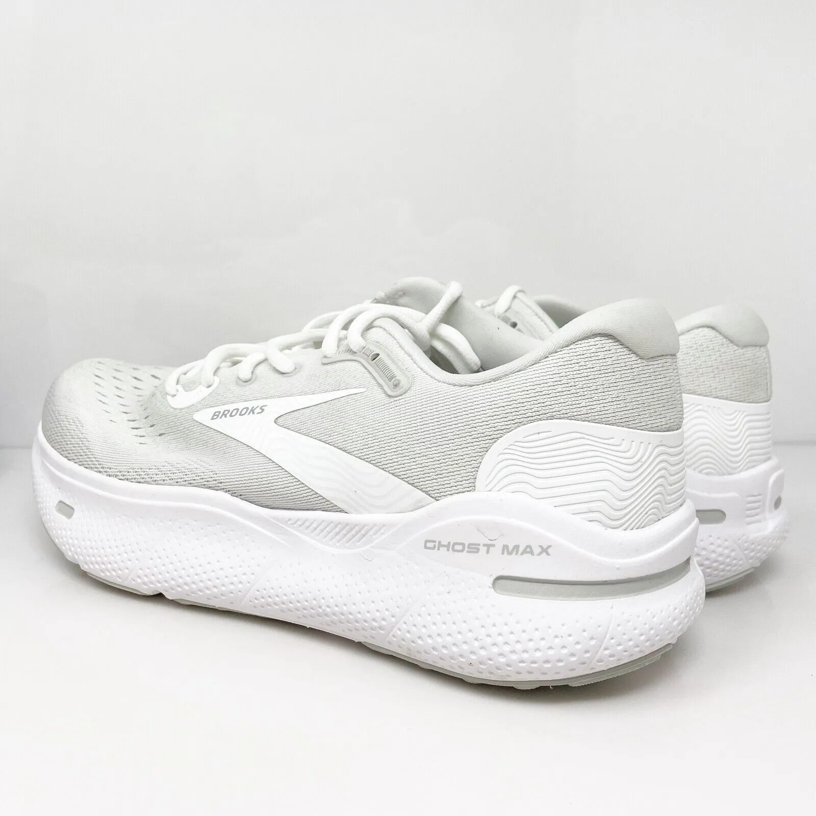 Brooks Womens Ghost Max 1203951B124 White Running Shoes Sneakers Size 9.5 B