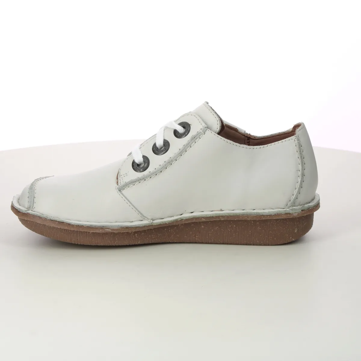 Clarks - Funny Dream 261654444d - D Fit (white Leather)