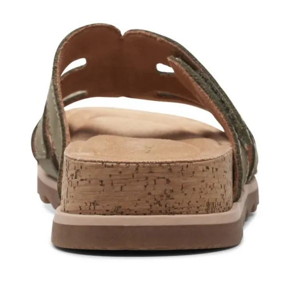 CLARKS YACHT CORAL IN OLIVE NUBUCK