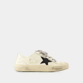 Golden Goose Deluxe Brand  V-Star 2 Sneakers - Golden Goose Deluxe Brand - Leather - White/Black