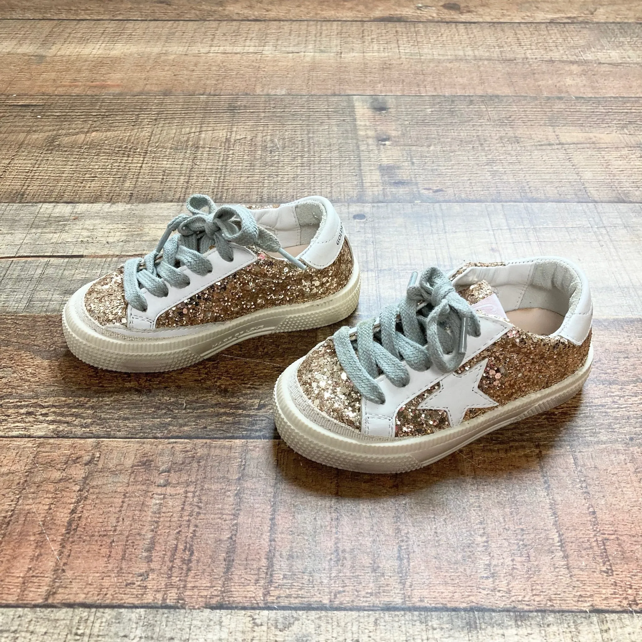 GOLDEN GOOSE TODDLER GOLD GLITTER SNEAKERS- SIZE 22 (US 6,  ONLINE)