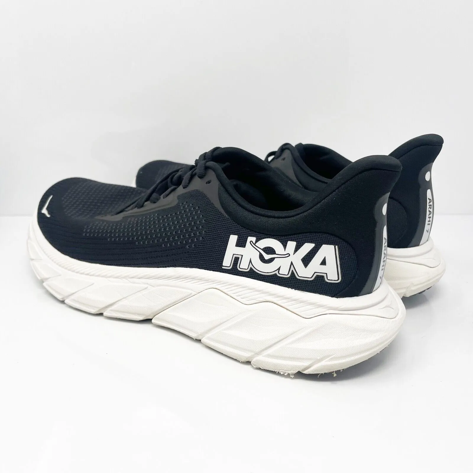 Hoka One One Mens Arahi 7 1147850 BWHT Black Running Shoes Sneakers Size 11 D