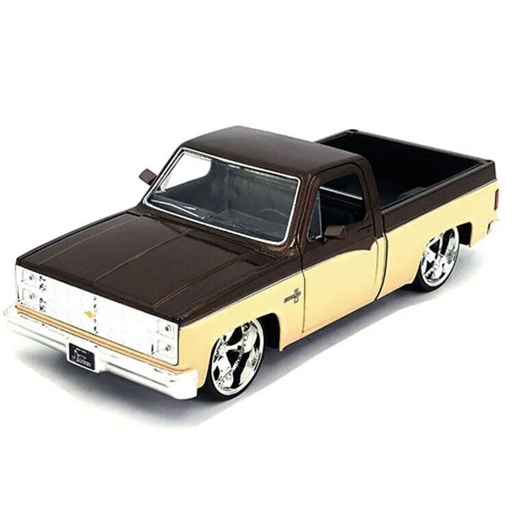 Jada 1:24 Just Trucks 1985 Chevrolet C10 Pick Up Truck Beige Brown