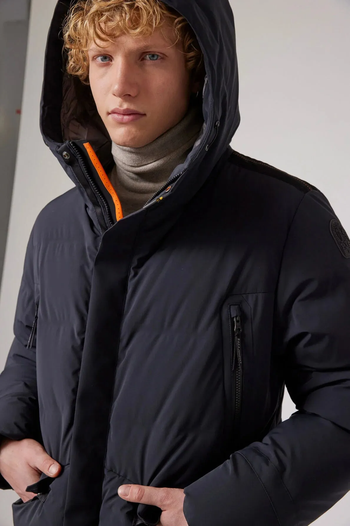 Kazu Hooded Puffer Jacket Black