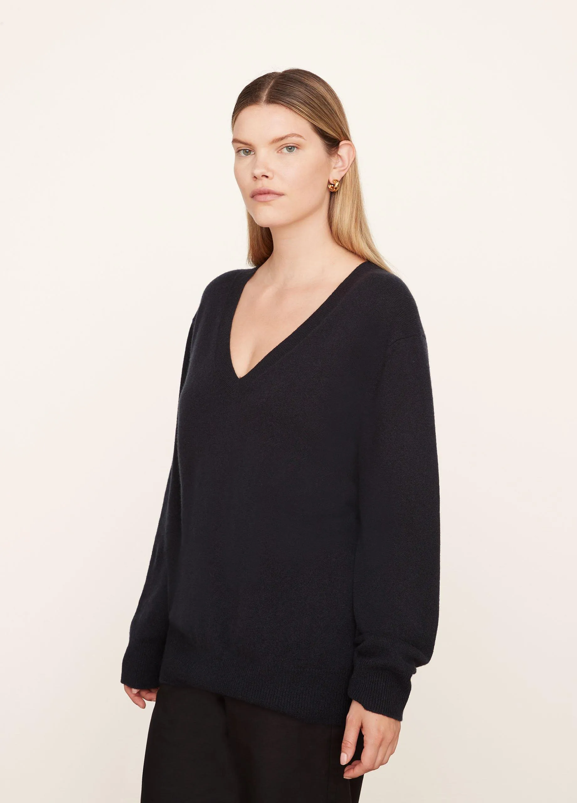 Lightweight Cashmere Weekend V-Neck Pullover