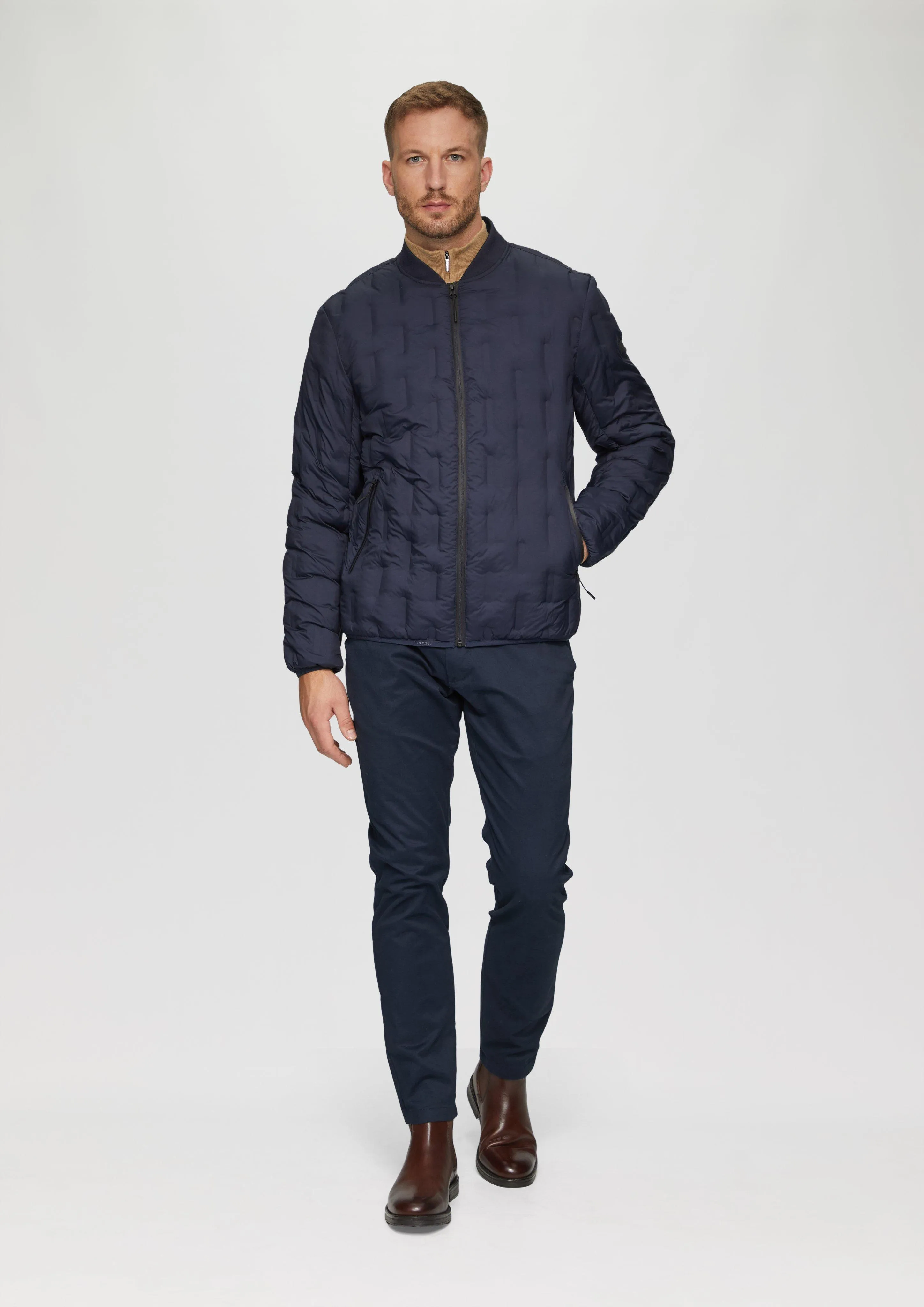 Lightweight quilted jacket with a knitted collar