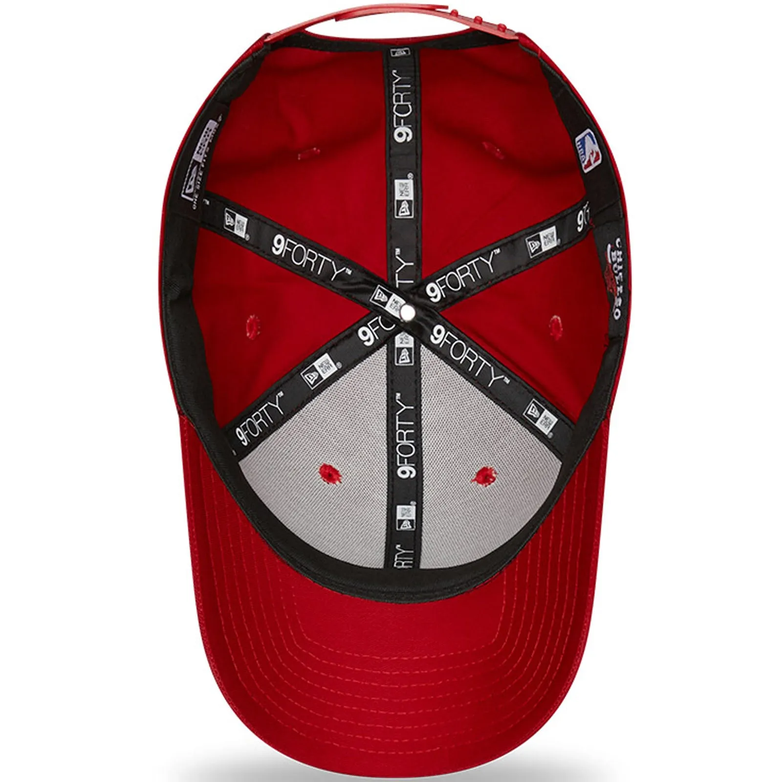 New Era Mens Chicago Bulls 9FORTY NBA Foil Logo Baseball Cap - Red
