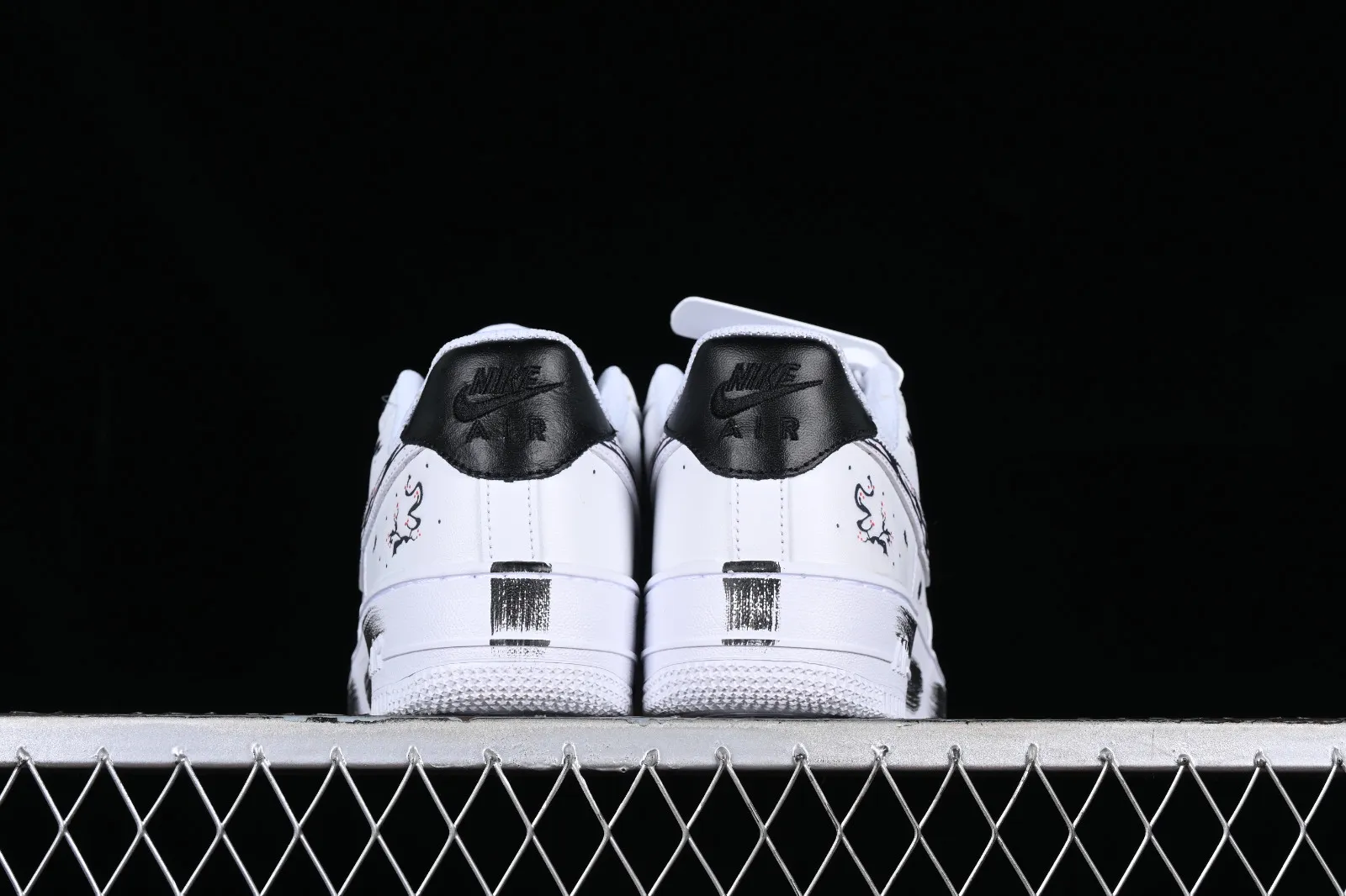 Nike Air Force 1 07 Low Black White Gold CV2369-003