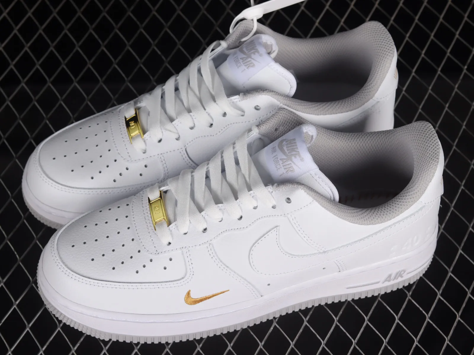 Nike Air Force 1 07 Low White Lighe Grey Metallic Gold DD1225-002
