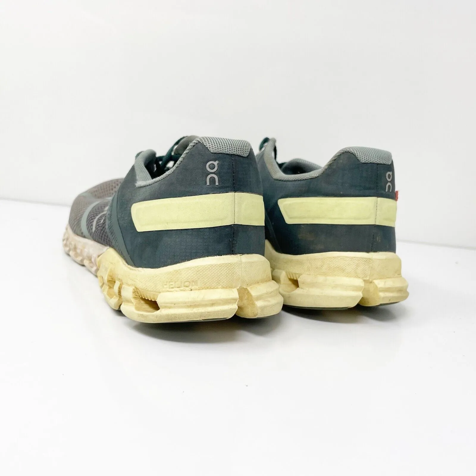 On Womens Cloudflow Gray Running Shoes Sneakers Size 8