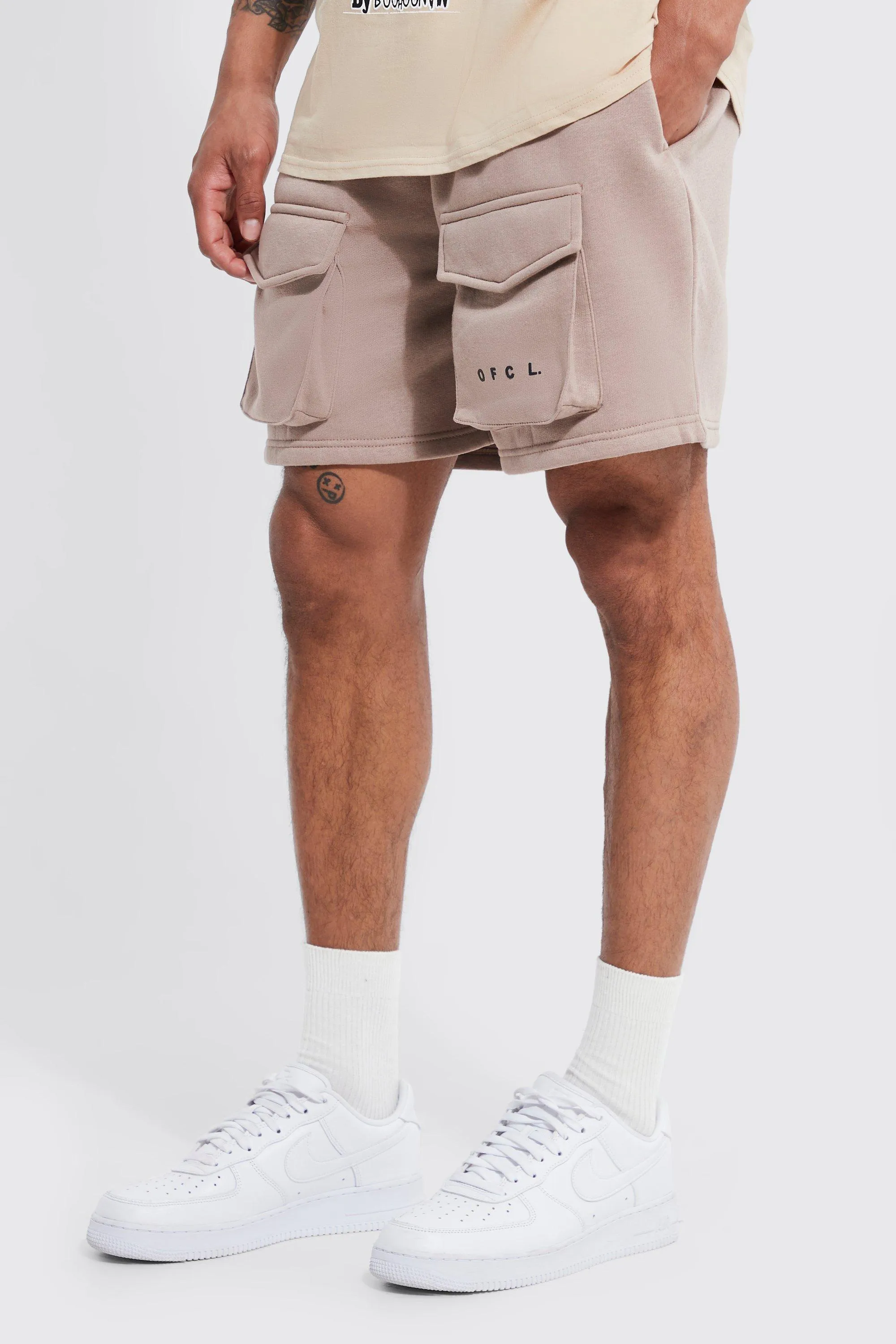 Oversized Ofcl Short Length Cargo Short | boohooMAN UK