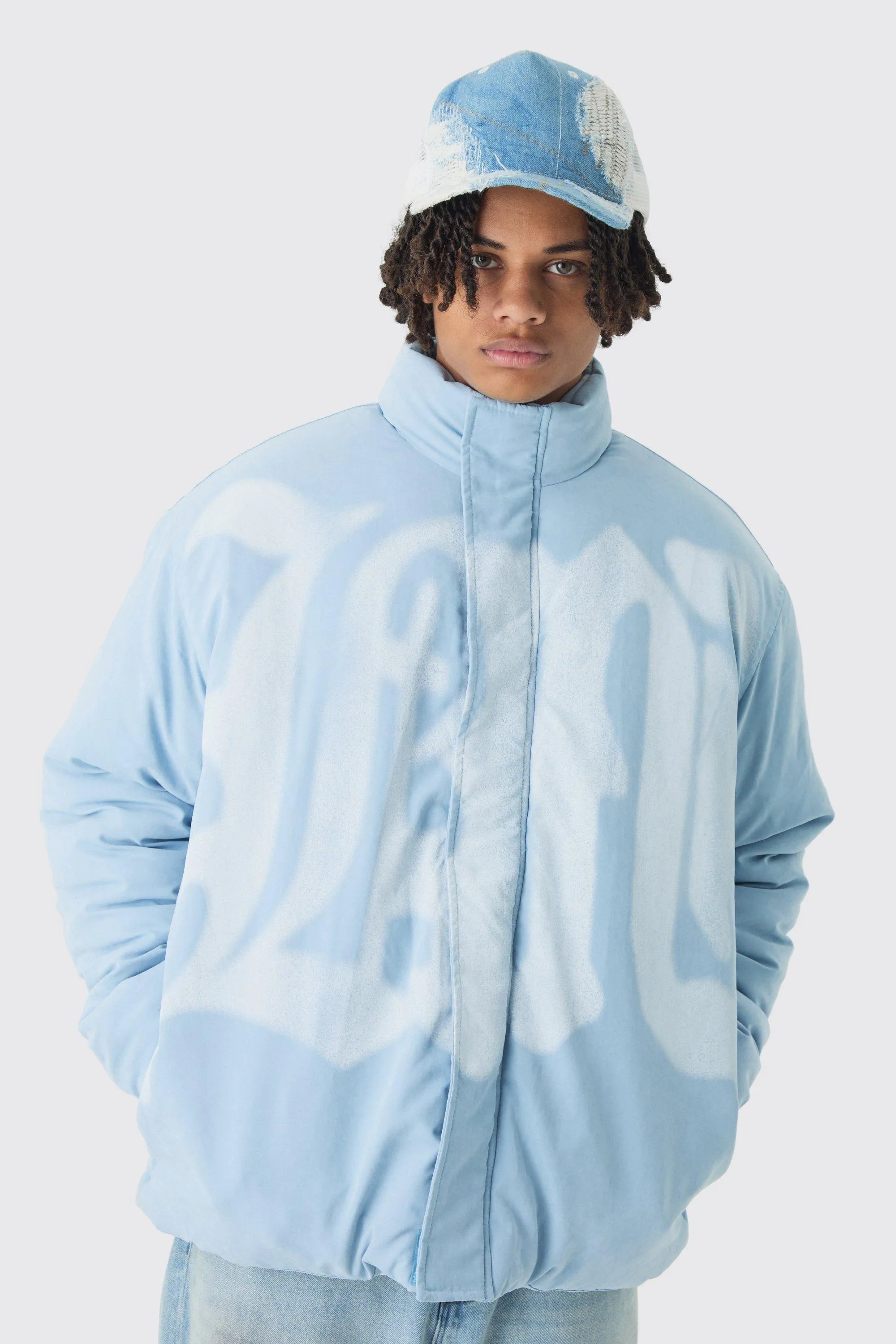 Oversized Spray M Print Funnel Neck Puffer Jacket In Blue