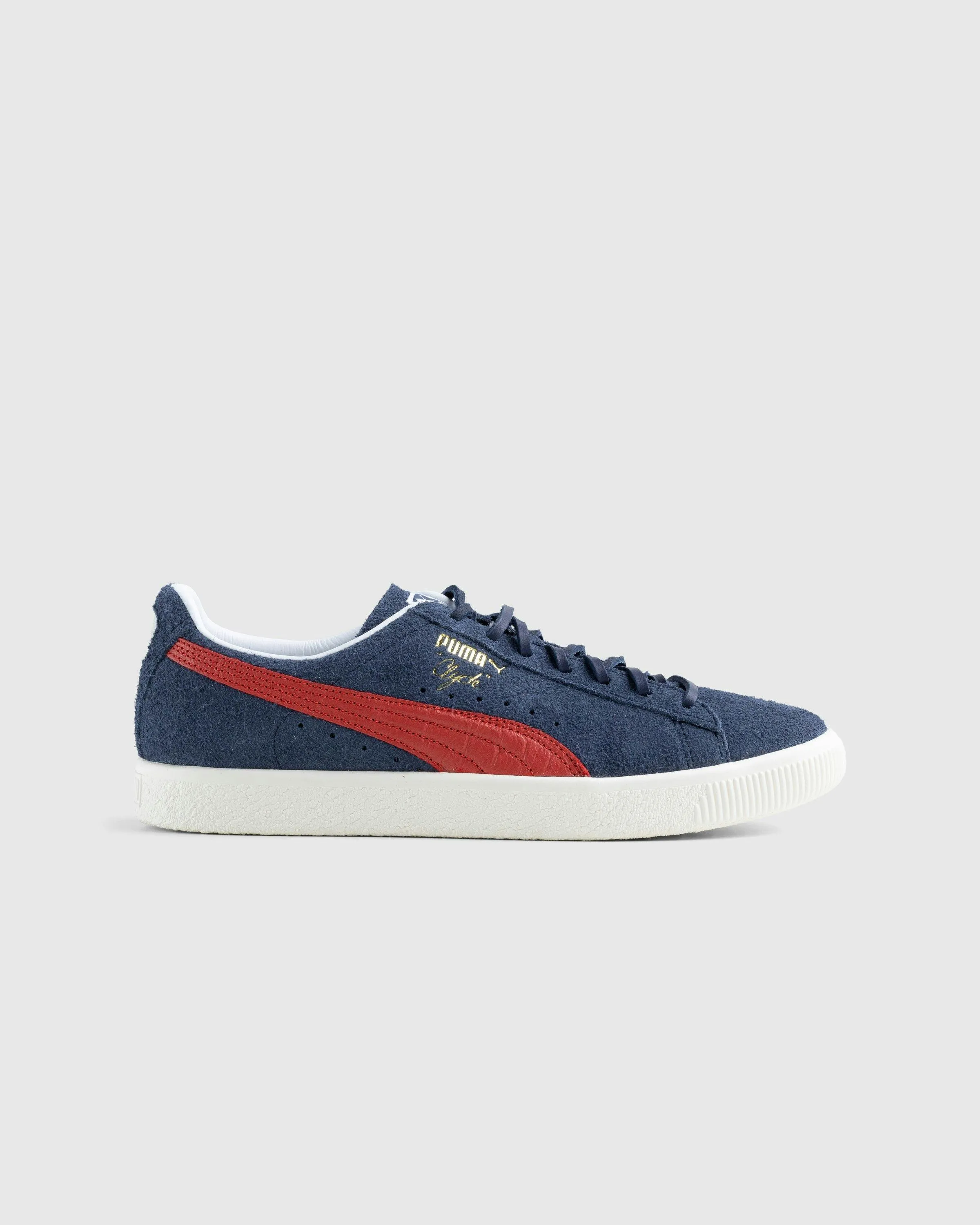 Puma – Clyde Soho London Frosted Ivory/New Navy | Highsnobiety Shop
