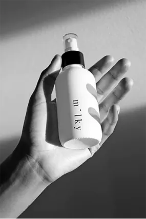Riddle 4 oz Milky Spray Lotion Voyeur
