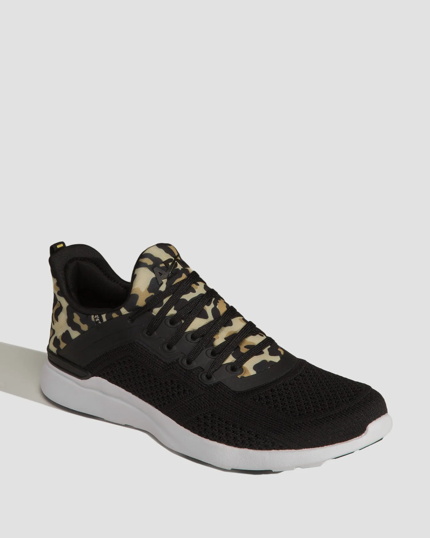 Shoes APL ATHLETIC PROPULSION LABS TECHLOOM TRACER 22011121003-black-leopard