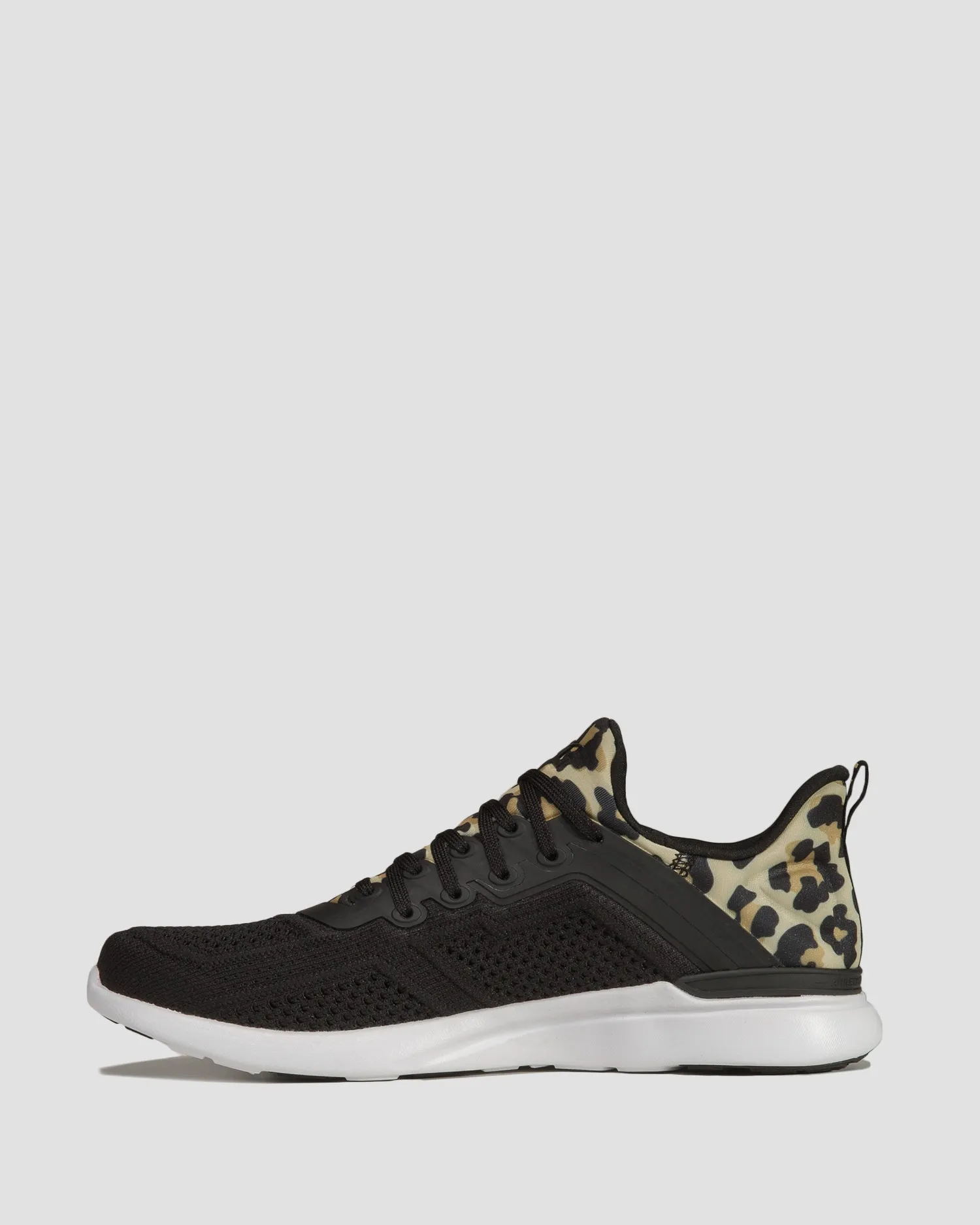 Shoes APL ATHLETIC PROPULSION LABS TECHLOOM TRACER 22011121003-black-leopard