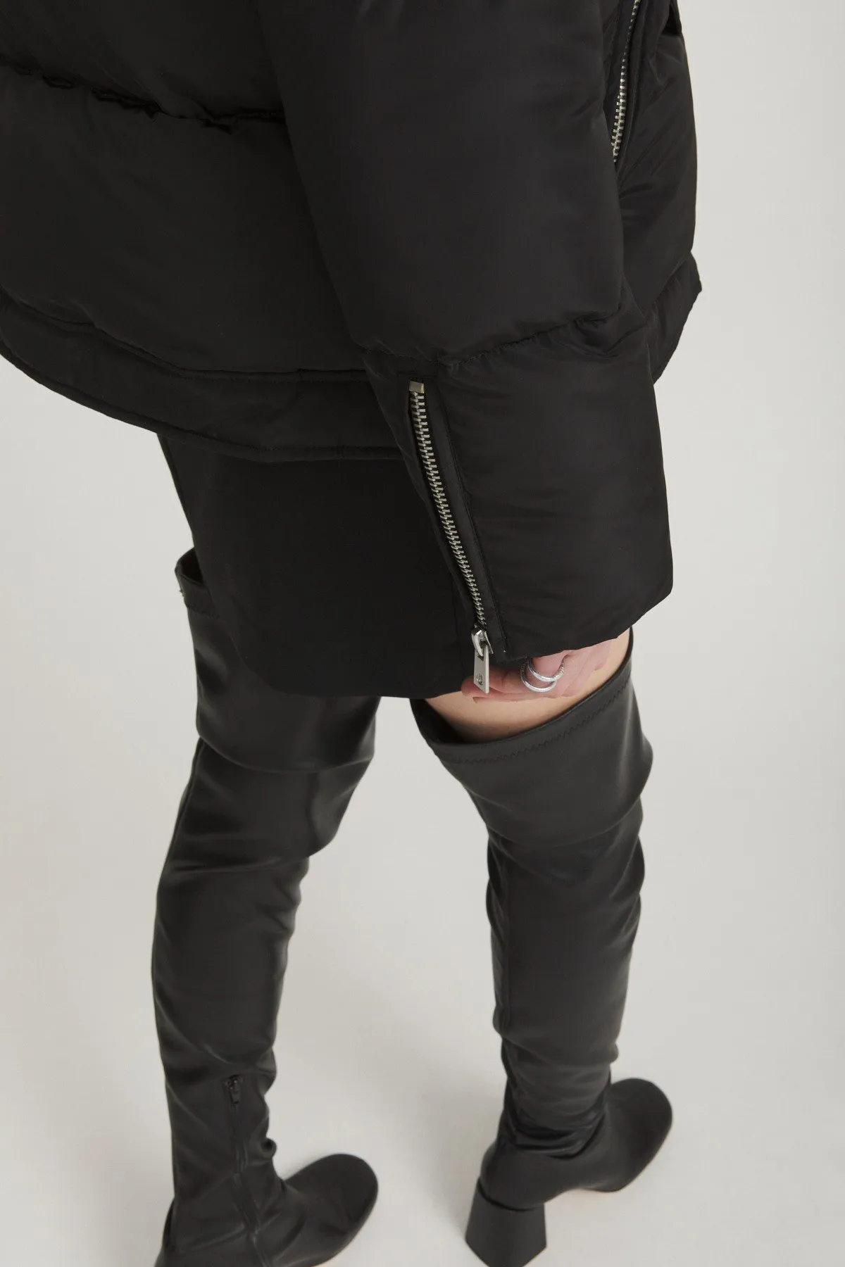 Short puffer jacket
