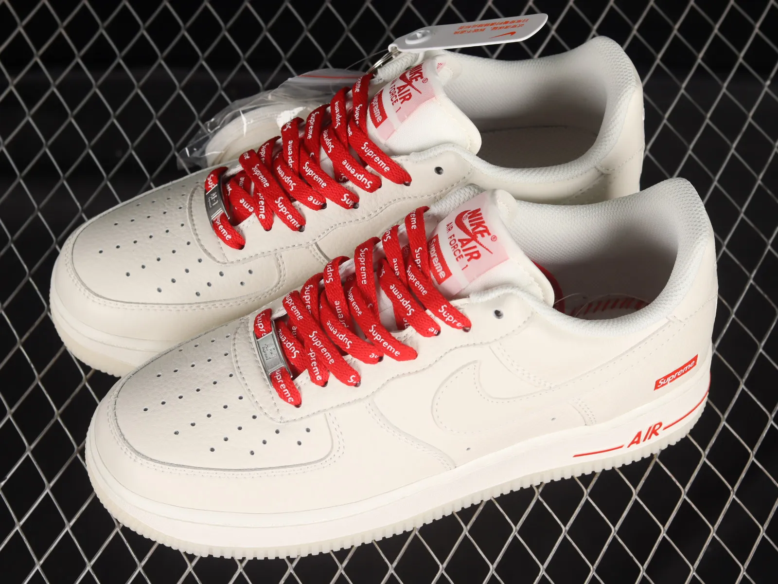 Supreme x Nike Air Force 1 07 Low Beige Red SU0220-001
