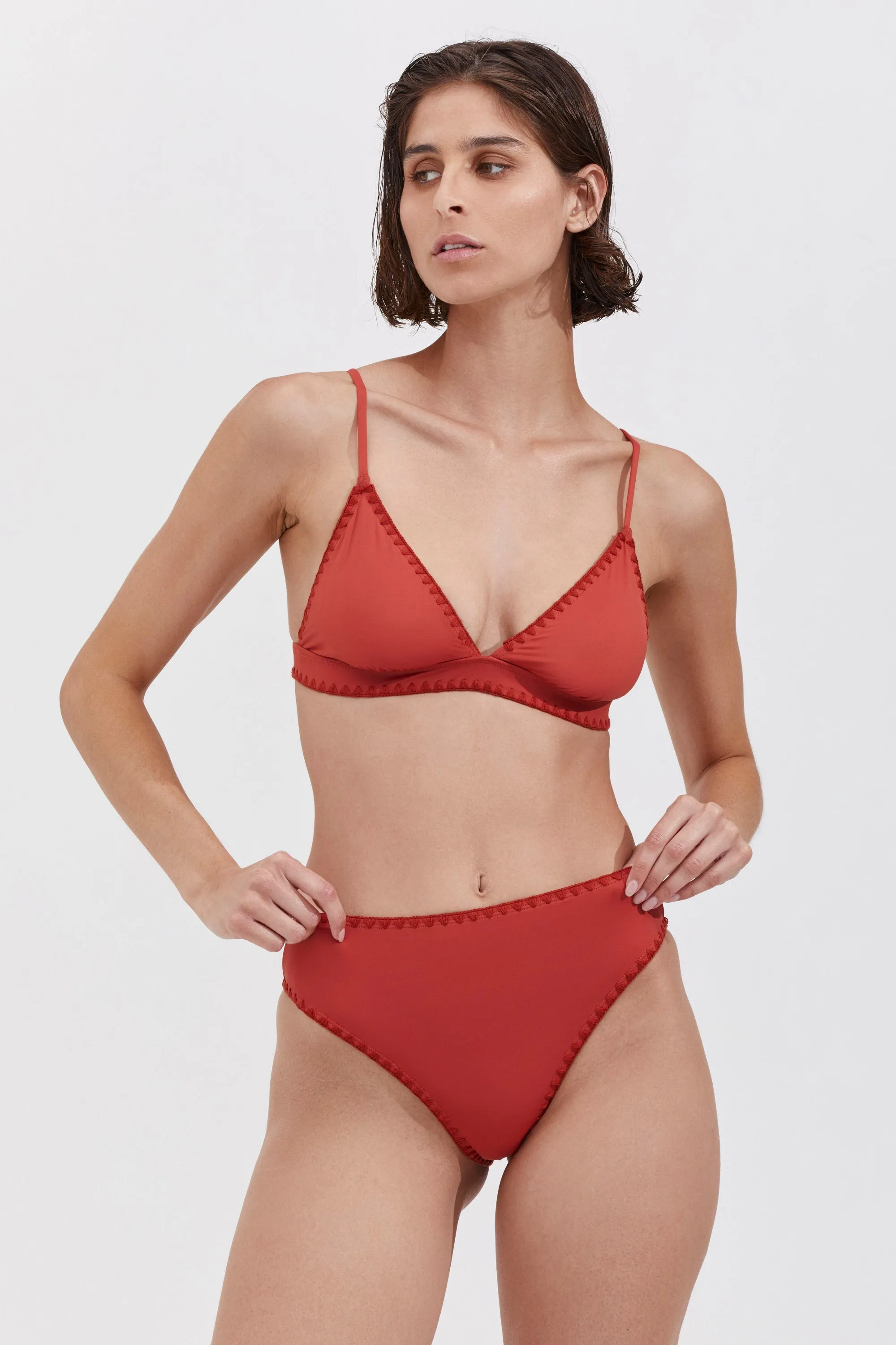 TIANGLE BIKINI TOP IN TERRACOTTA