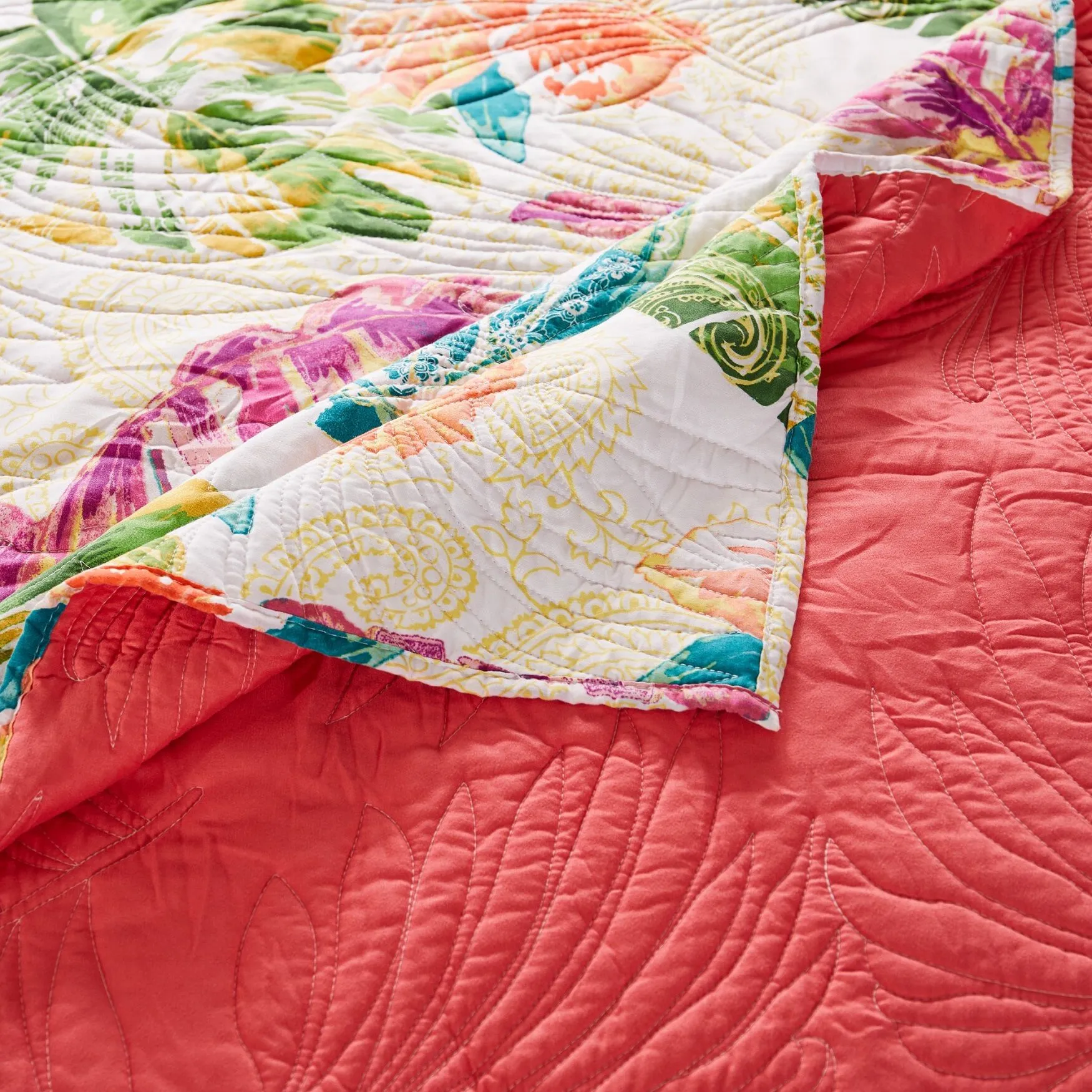Tropics Quilt And Pillow Sham Set