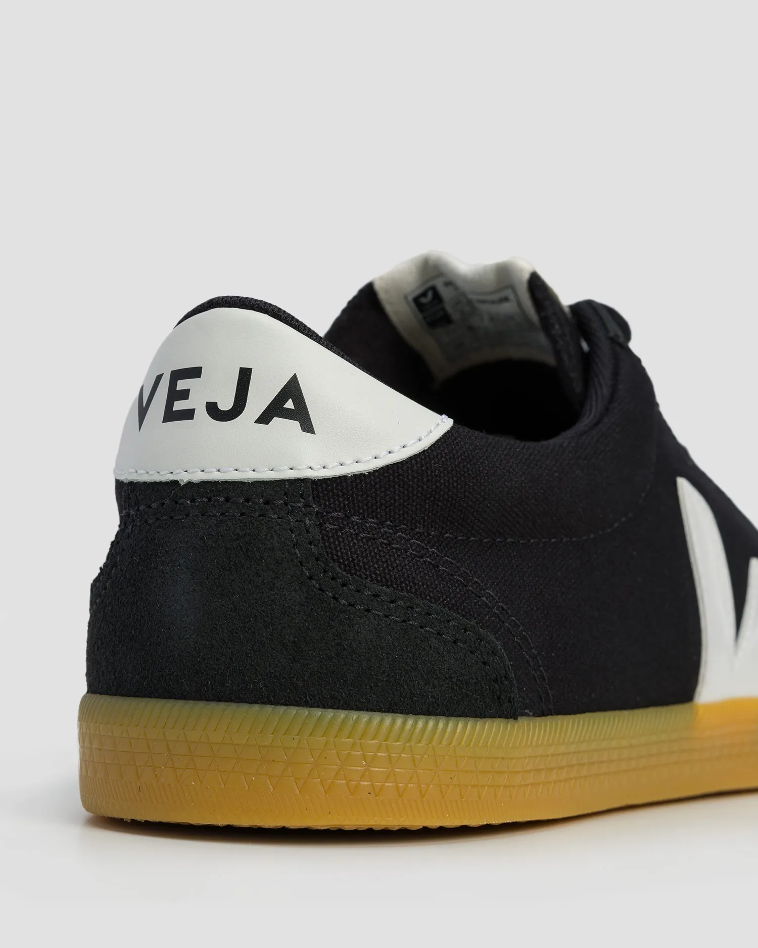 Women's shoes Veja Volley black VO0103529-blackwhitenatural