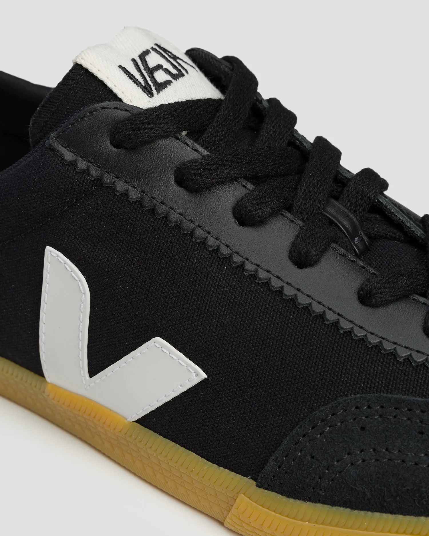 Women's shoes Veja Volley black VO0103529-blackwhitenatural