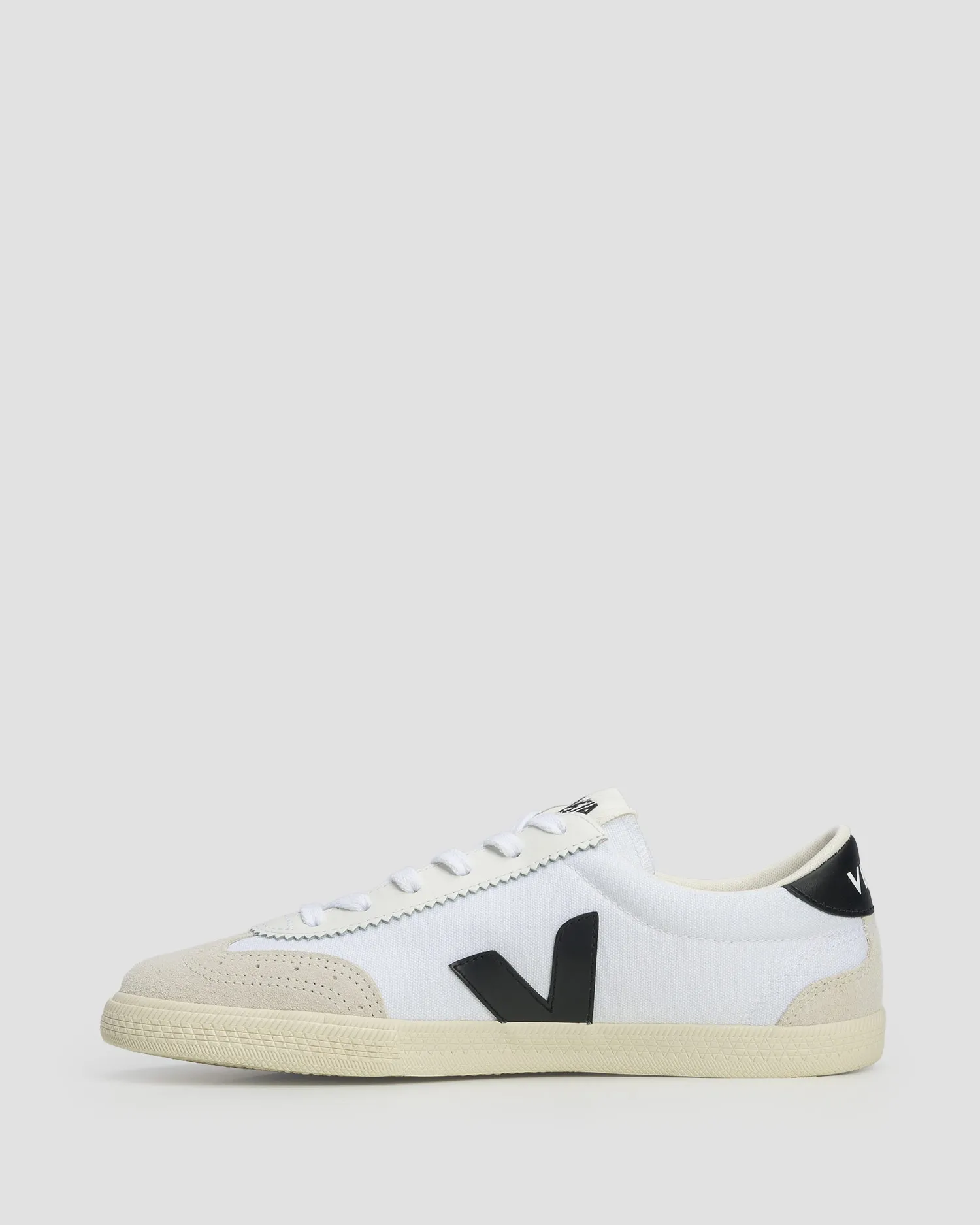 Women's shoes Veja Volley white VO0103524-whiteblack